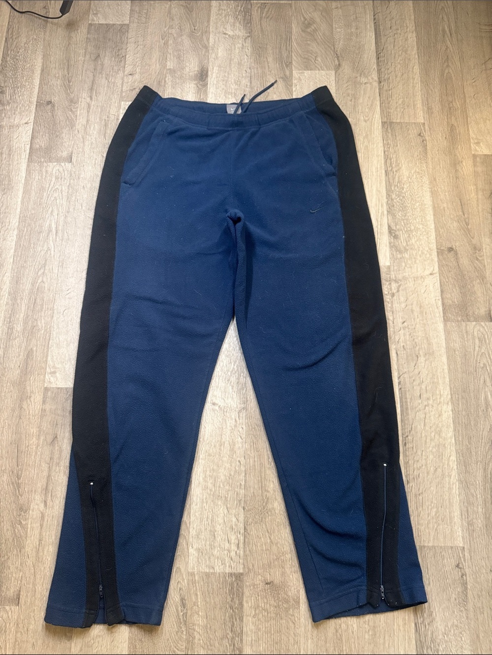 Nike Men's Navy and Black Athletic Jogger sweat Pants - Large